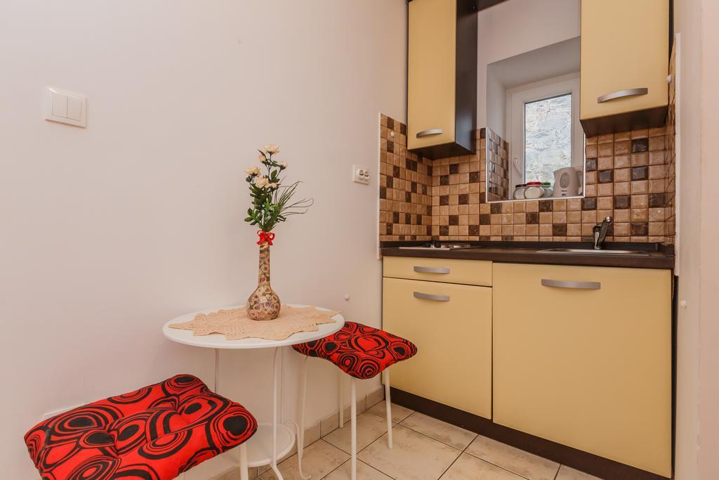 מאקרסקה Apartments Antonio מראה חיצוני תמונה